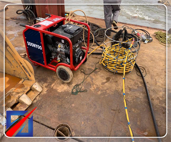 津南华南地区水下管道沉放现场报道