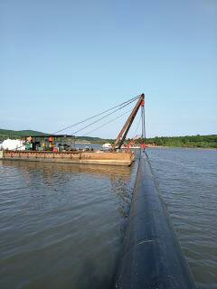 津南跨越江河：水下管道铺设