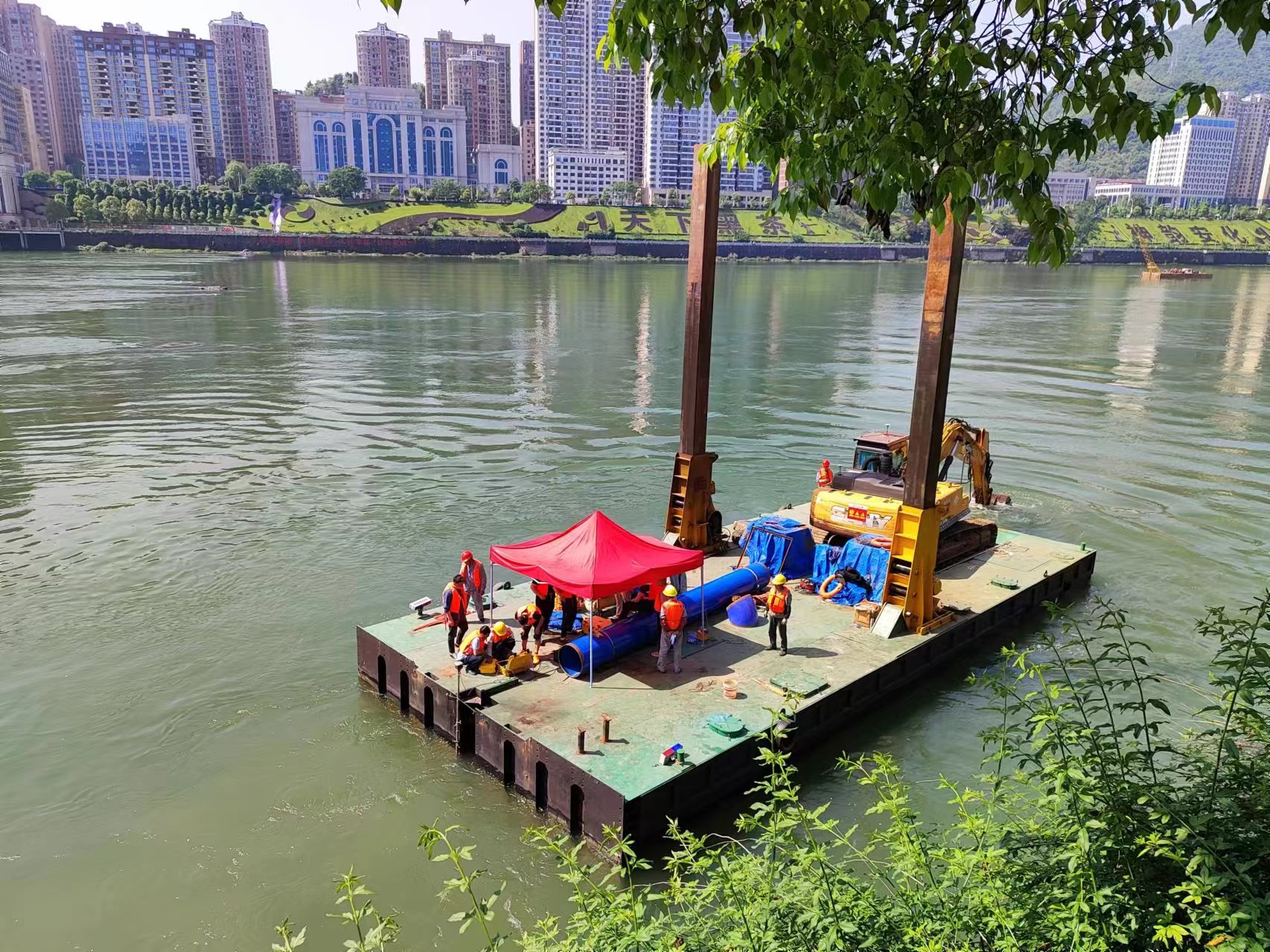 红桥水下取水头安装：筑牢供水生命线根基