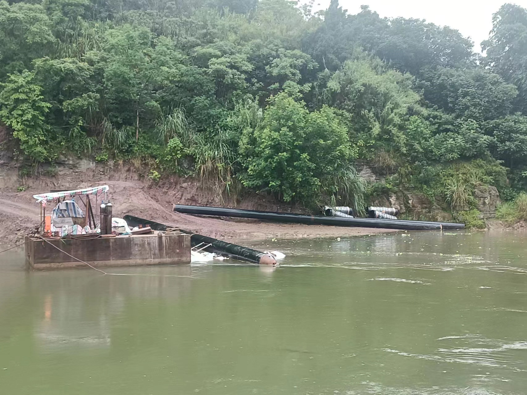 津南过河管道铺设：借技术之力，筑基础设施通途